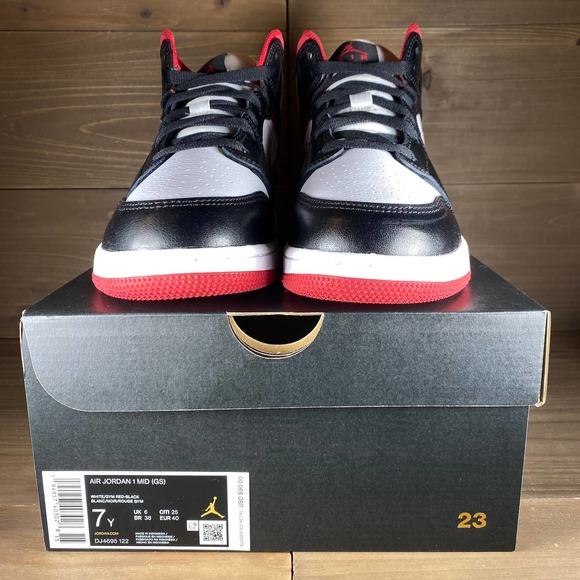 Air Jordan 1 Mid GS Black Gym Red Wmn's 8.5 / 7Y - Picture 3 of 9